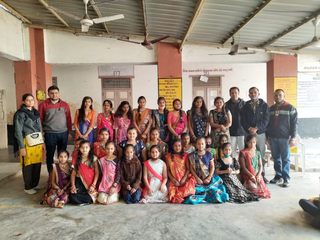 કલોલની પ્રાથમિક શાળા નંબર 4 અને 8નો ટ્વિનિંગ પ્રોગ્રામ યોજાયો