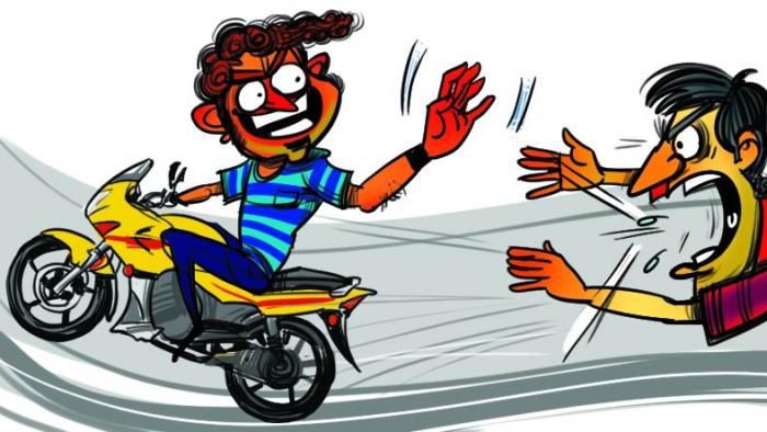 કલોલ ગાયત્રી મંદિર સામે પૈસા પડી ગયા કહી ગઠિયા દોઢ લાખ રૂપિયા લઈને રફુચક્કર 