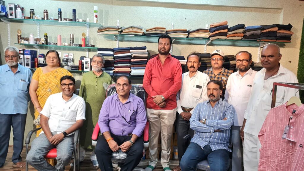 કલોલમાં રેડીમેડ કપડાના શો રૂમ નું ઉદ્દઘાટન કરાયું, એક વખત અચૂક મુલાકાત લો