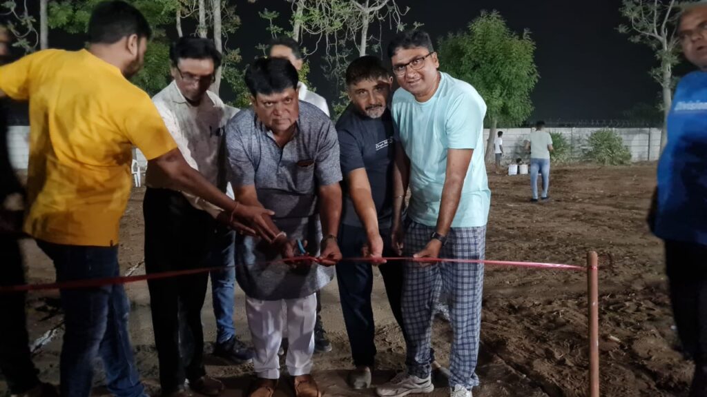 ક્રિકેટપ્રેમીઓમાં ઉત્સાહ :કલોલમાં પ્લાસ્ટિક ક્રિકેટ ટુર્નામેન્ટનો શુભારંભ કરાયો 