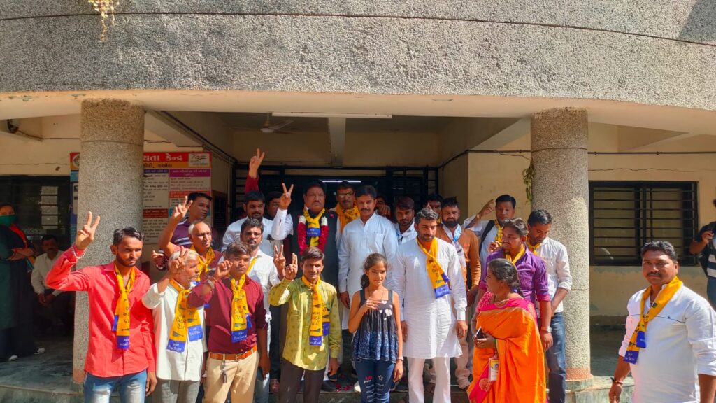 કલોલમાં આમ આદમી પાર્ટીના કાંતિજી ઠાકોરે ચૂંટણી ફોર્મ ભર્યું