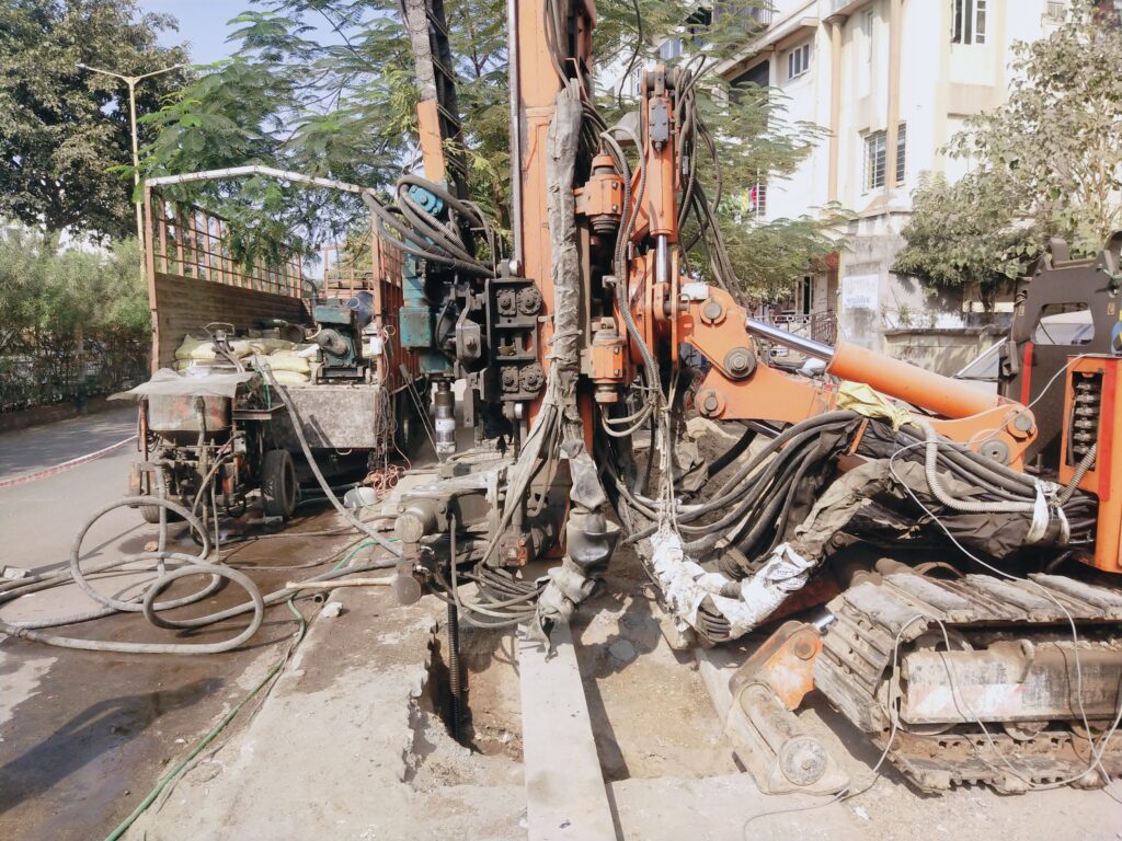કલોલ માં ટેલિકોમ કંપની દ્વારા 5g ટાવર નાખવા મુદ્દે હોબાળો