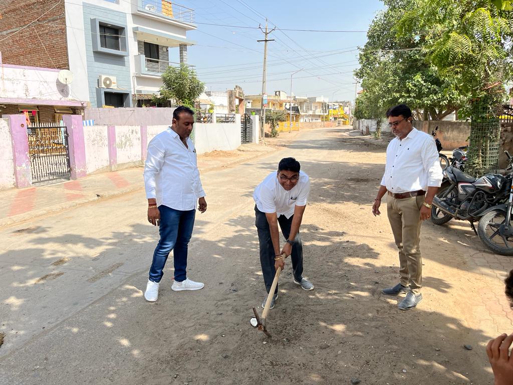 કલોલ પૂર્વમાં રોડ રસ્તા બનાવવાની કામગીરીની શરૂઆત કરાઈ 