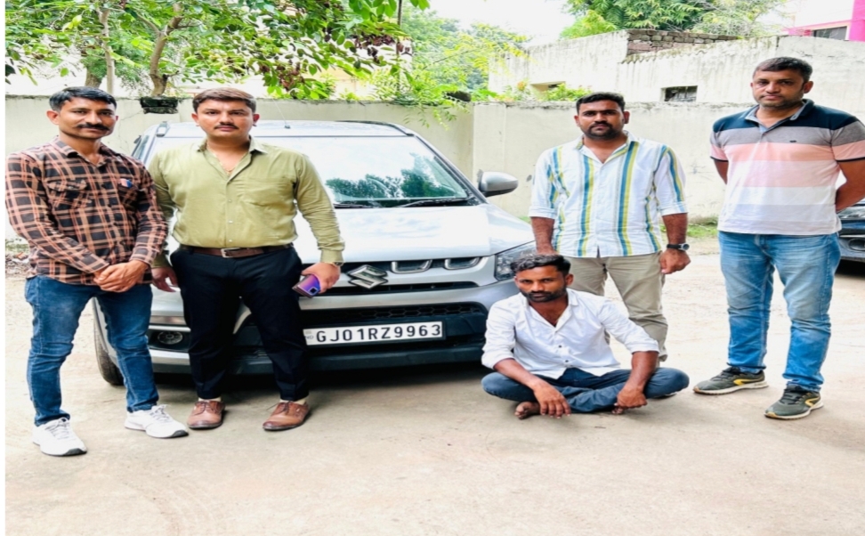 કલોલ તાલુકા પોલીસે સઇજ પાસેથી વિદેશી દારૂ ભરેલી બ્રેઝા ઝડપી