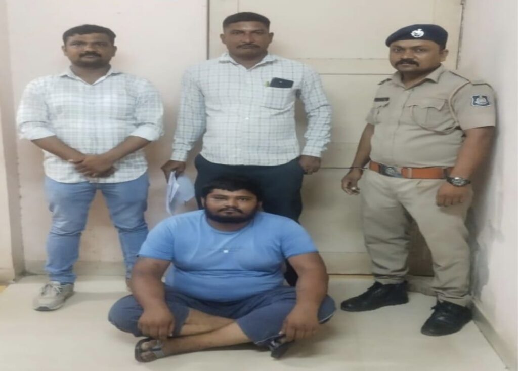 કલોલના ઈસમને પાસા હેઠળ  પાલારા જેલ, કચ્છ મોકલતી શહેર પોલીસ 