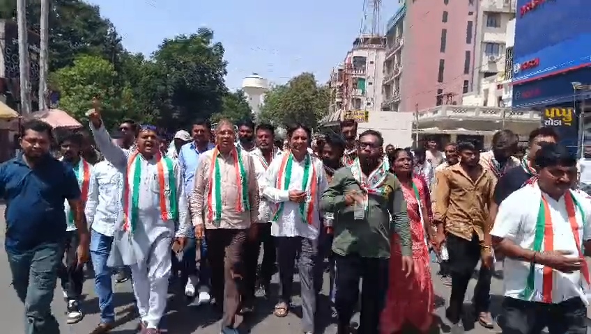 4 ઉમેદવારોના ફોર્મ પરત ખેંચાતા કોંગ્રેસ હરકતમાં,  બાકીના ઉમેદવારોને અજ્ઞાત સ્થળે ખસેડાયા